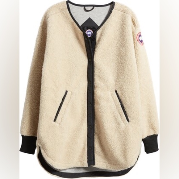 SOLD ❌ Women’s Canada Goose Larson Fleece ❌ SOLD - Picture 3 of 4